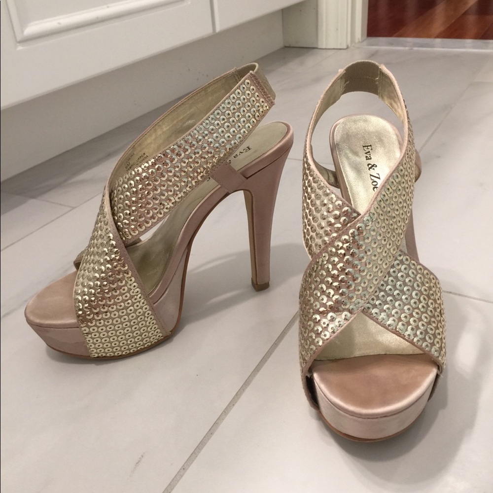 Gold sequin heels ✨